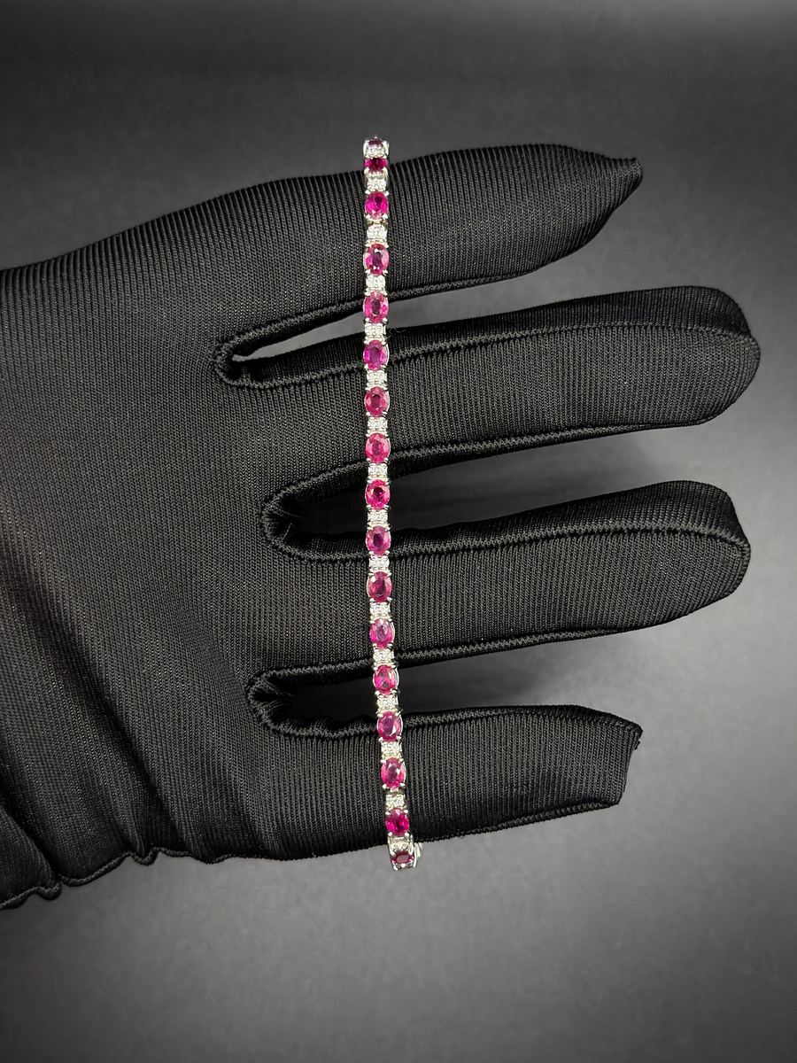 Bracciale con rubini e diamanti